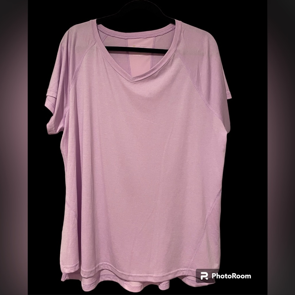 New (with tag) woman’s dryTEK shirt sleeve shirt. Size 1X